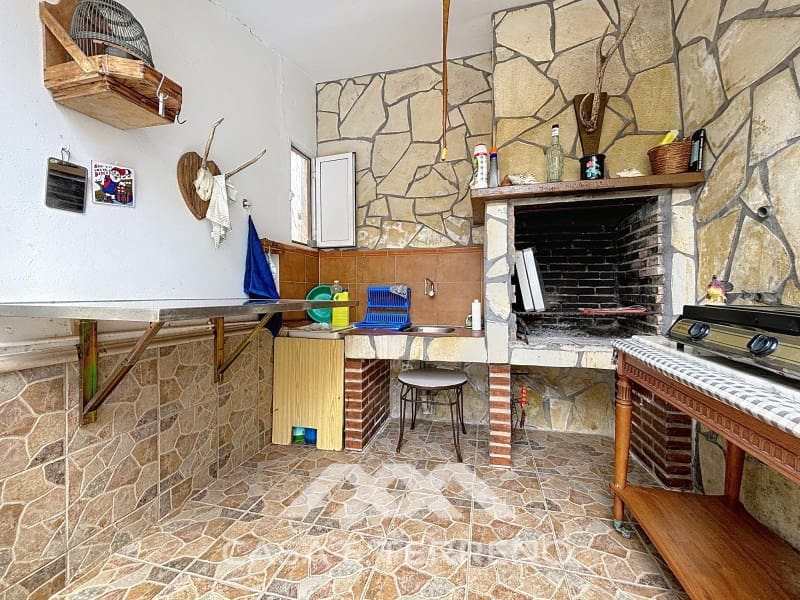 5 sypialnia Willa na sprzedaż w Vinuela z basenem garażem - 360 000 € (Ref: 9008612)