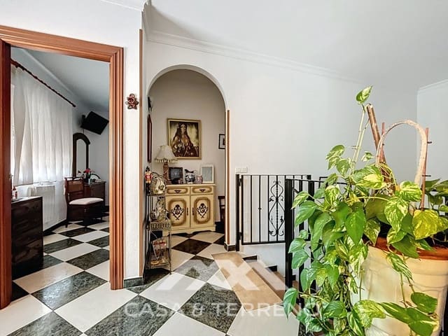 5 slaapkamer Villa te koop in Viñuela met zwembad garage - € 360.000 (Ref: 9008612)