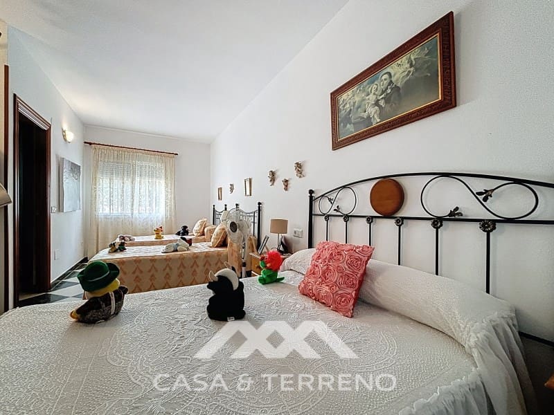 5 sypialnia Willa na sprzedaż w Vinuela z basenem garażem - 360 000 € (Ref: 9008612)