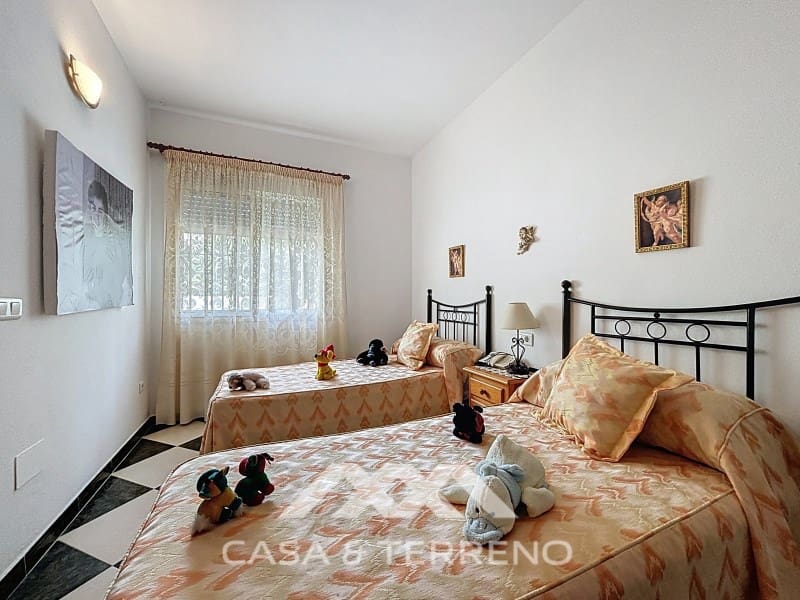 5 sypialnia Willa na sprzedaż w Vinuela z basenem garażem - 360 000 € (Ref: 9008612)