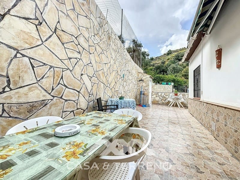 5 sypialnia Willa na sprzedaż w Vinuela z basenem garażem - 360 000 € (Ref: 9008612)