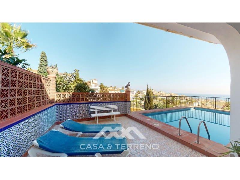 5 chambre Villa/Maison à vendre à Caleta de Velez avec piscine garage - 585 000 € (Ref: 9036999)