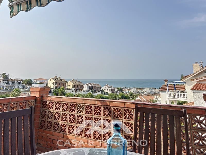 5 chambre Villa/Maison à vendre à Caleta de Velez avec piscine garage - 585 000 € (Ref: 9036999)