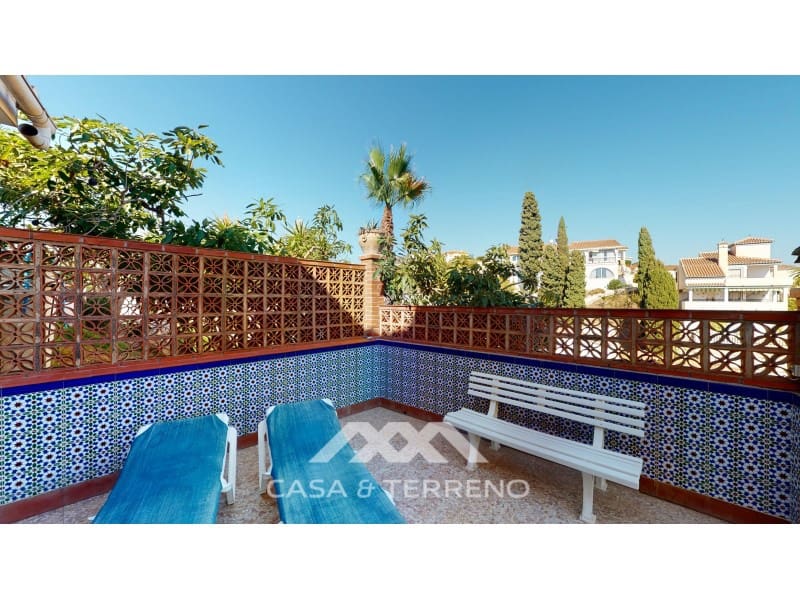 5 chambre Villa/Maison à vendre à Caleta de Velez avec piscine garage - 585 000 € (Ref: 9036999)