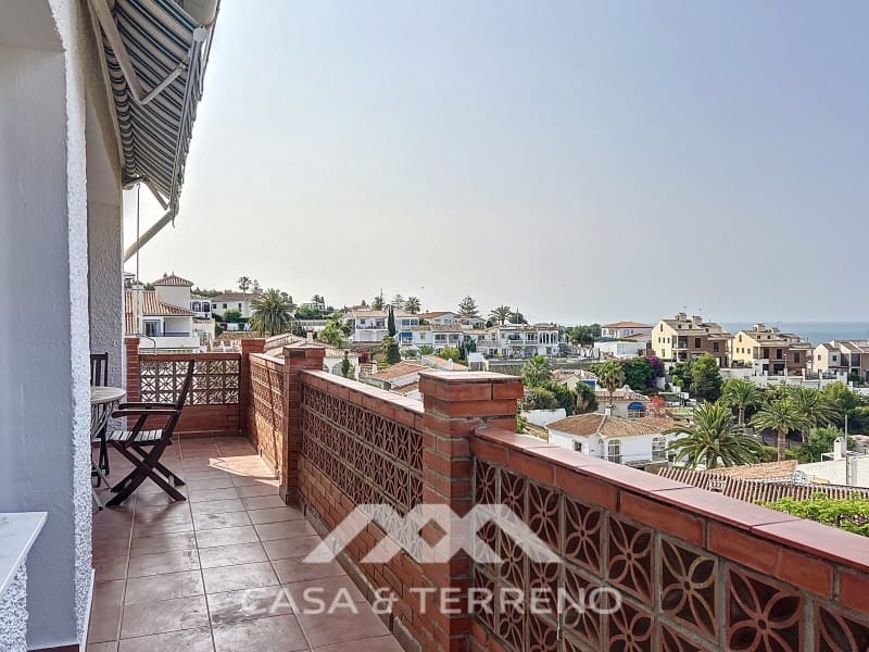 5 chambre Villa/Maison à vendre à Caleta de Velez avec piscine garage - 585 000 € (Ref: 9036999)