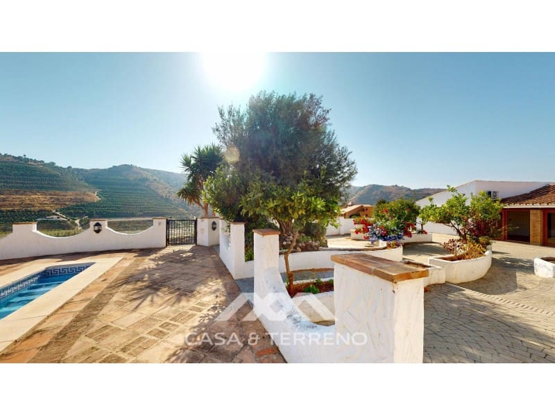 3 soveværelse Villa til salg i Vinuela med swimmingpool - € 497.000 (Ref: 9059820)