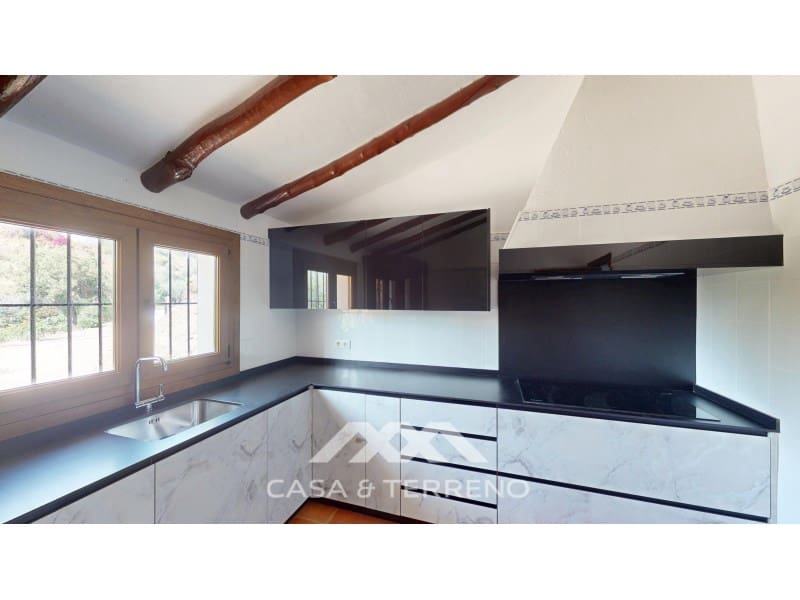 3 soveværelse Villa til salg i Vinuela med swimmingpool - € 497.000 (Ref: 9059820)