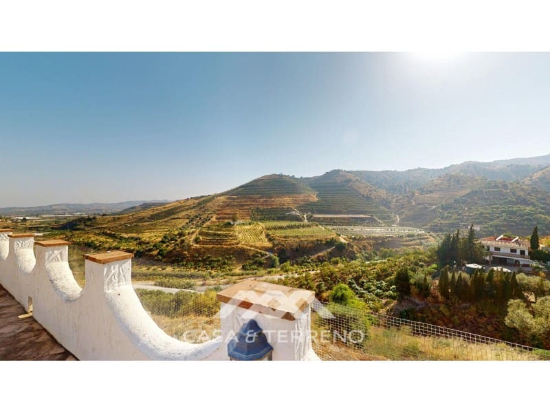 3 soveværelse Villa til salg i Vinuela med swimmingpool - € 497.000 (Ref: 9059820)