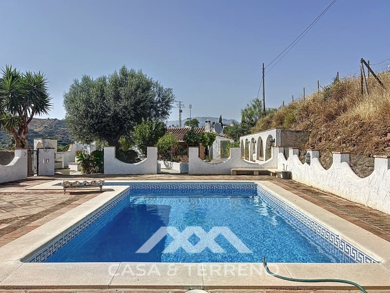 3 soveværelse Villa til salg i Vinuela med swimmingpool - € 497.000 (Ref: 9059820)