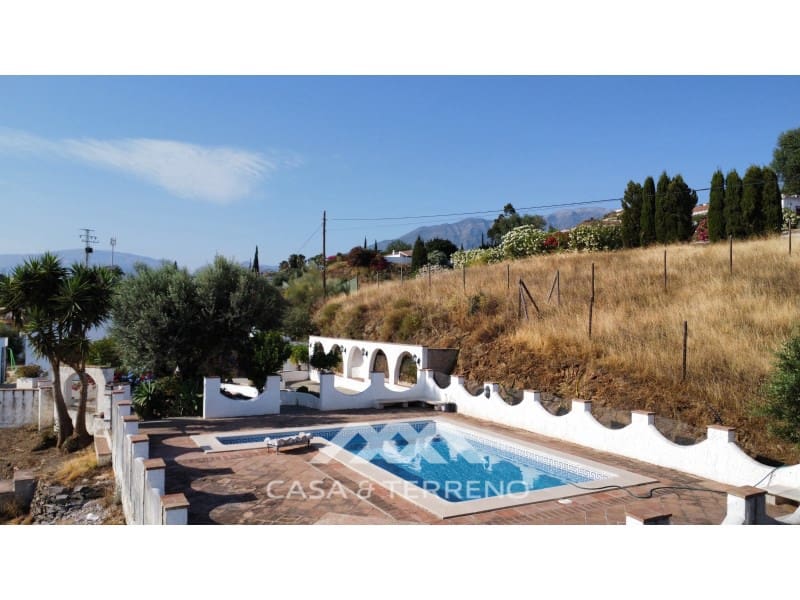 3 bedroom Villa for sale in Vinuela with pool - € 475,000 (Ref: 9059820)