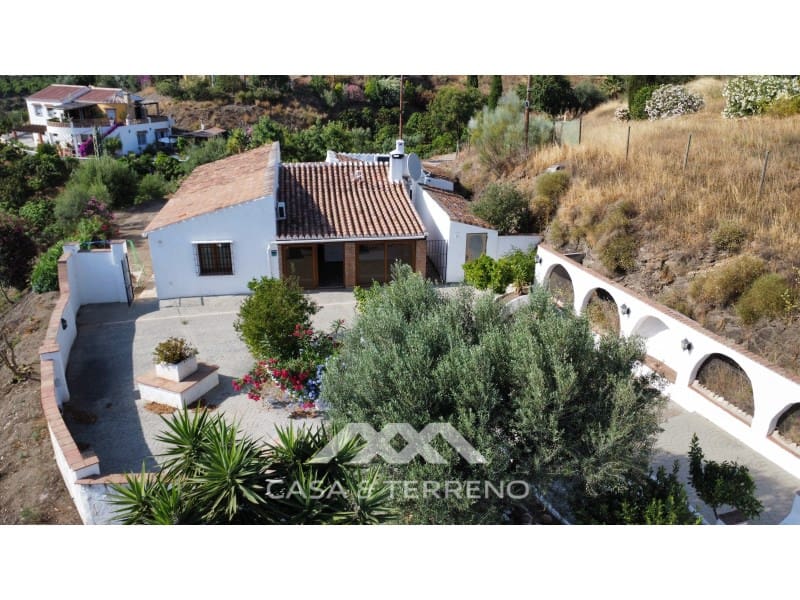 3 bedroom Villa for sale in Vinuela with pool - € 475,000 (Ref: 9059820)