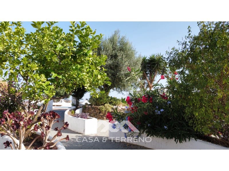 3 bedroom Villa for sale in Vinuela with pool - € 475,000 (Ref: 9059820)