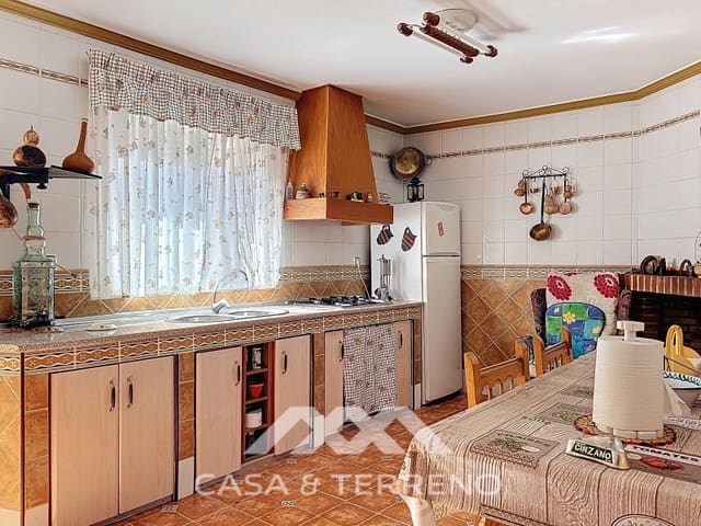 4 makuuhuone Omakotitalo myytävänä paikassa Zafarraya - 140 000 € (Ref: 9099394)