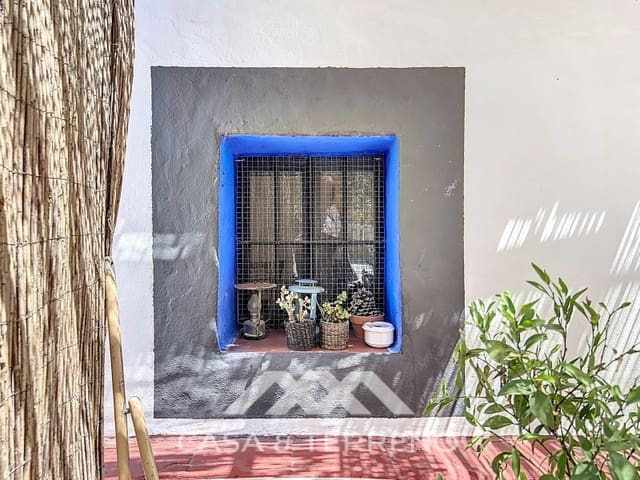 5 bedroom Guesthouse/B & B for sale in Arenas with pool - € 749,000 (Ref: 9132003)