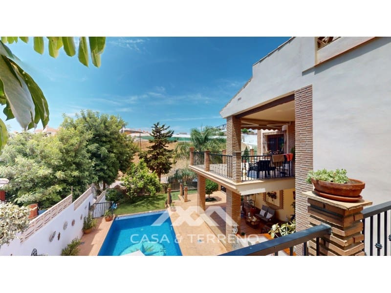 3 soveværelse Villa til salg i Mezquitilla med swimmingpool garage - € 635.000 (Ref: 9147318)