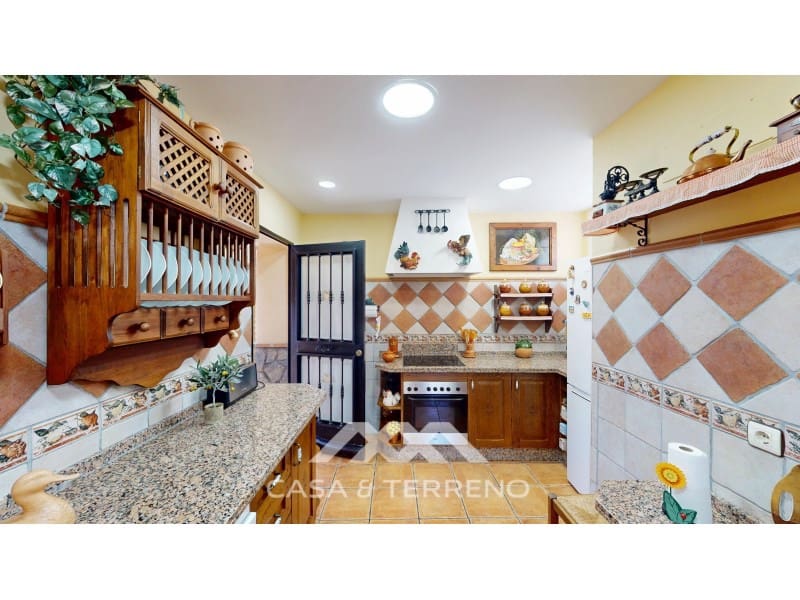 3 soveværelse Villa til salg i Mezquitilla med swimmingpool garage - € 635.000 (Ref: 9147318)