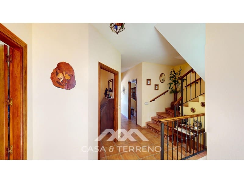 3 soveværelse Villa til salg i Mezquitilla med swimmingpool garage - € 635.000 (Ref: 9147318)