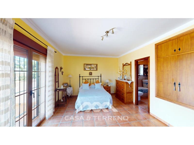 3 soveværelse Villa til salg i Mezquitilla med swimmingpool garage - € 635.000 (Ref: 9147318)