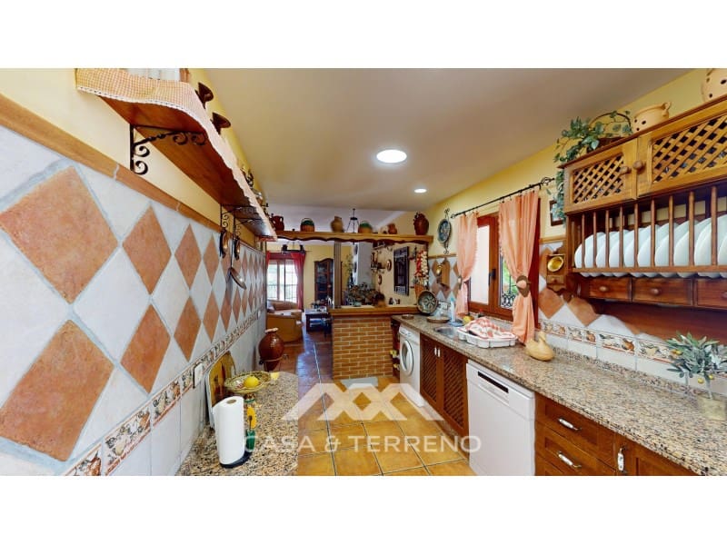 3 soveværelse Villa til salg i Mezquitilla med swimmingpool garage - € 635.000 (Ref: 9147318)