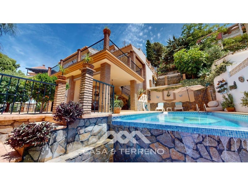 3 soveværelse Villa til salg i Mezquitilla med swimmingpool garage - € 635.000 (Ref: 9147318)