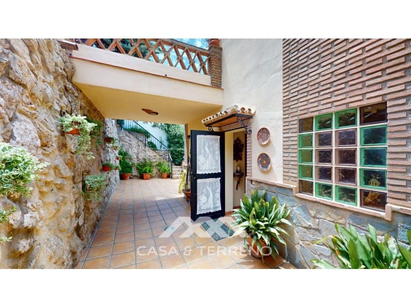 3 soveværelse Villa til salg i Mezquitilla med swimmingpool garage - € 635.000 (Ref: 9147318)