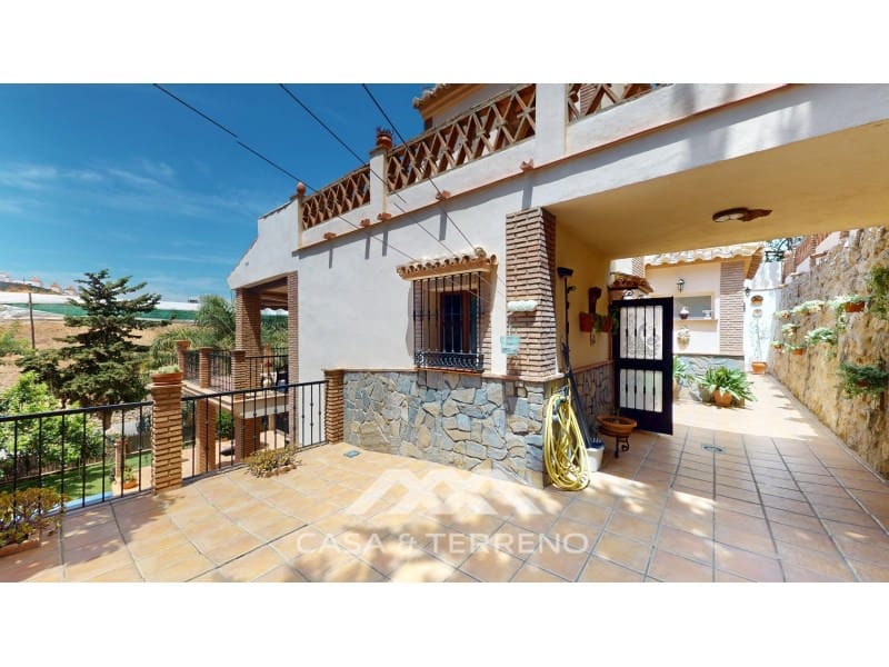 3 soveværelse Villa til salg i Mezquitilla med swimmingpool garage - € 635.000 (Ref: 9147318)