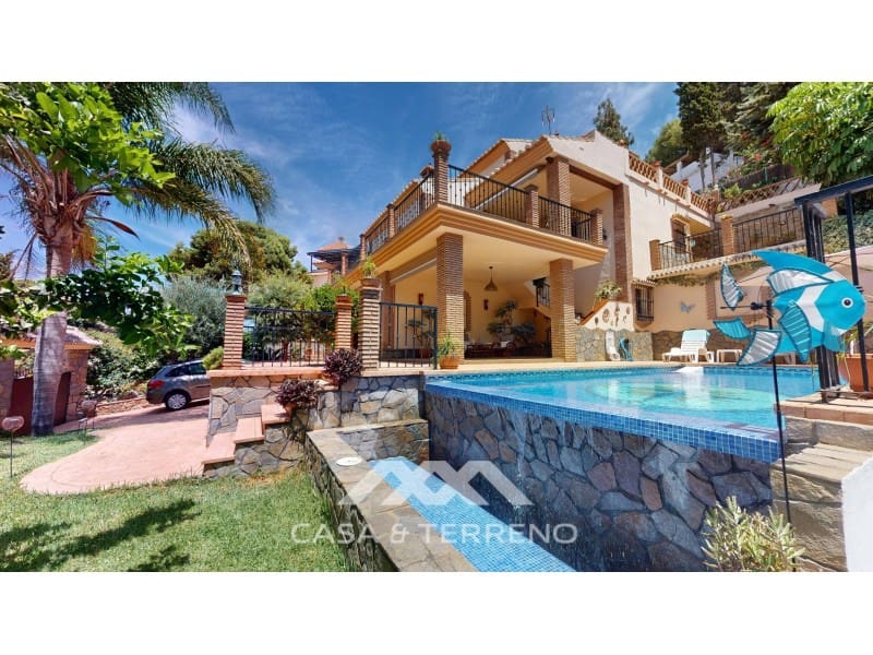 3 soveværelse Villa til salg i Mezquitilla med swimmingpool garage - € 635.000 (Ref: 9147318)