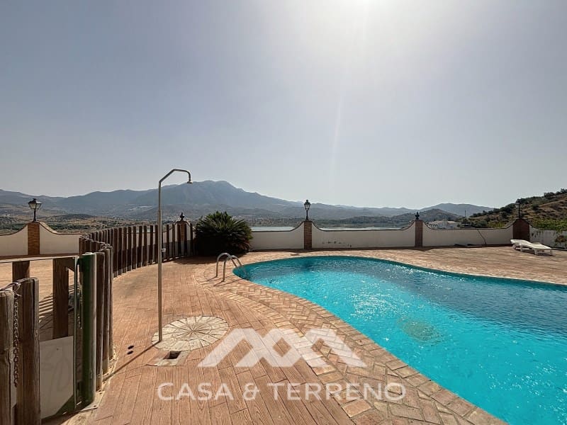 6 slaapkamer Villa te koop in Vinuela met zwembad garage - € 835.000 (Ref: 9166092)