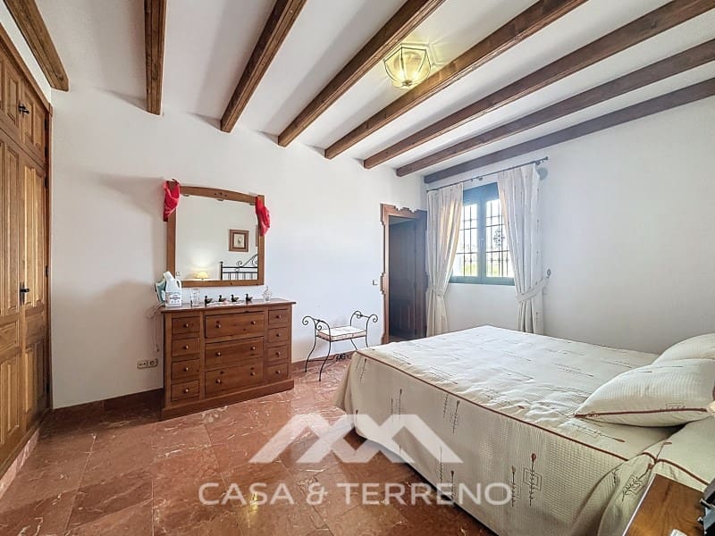 6 slaapkamer Villa te koop in Vinuela met zwembad garage - € 835.000 (Ref: 9166092)