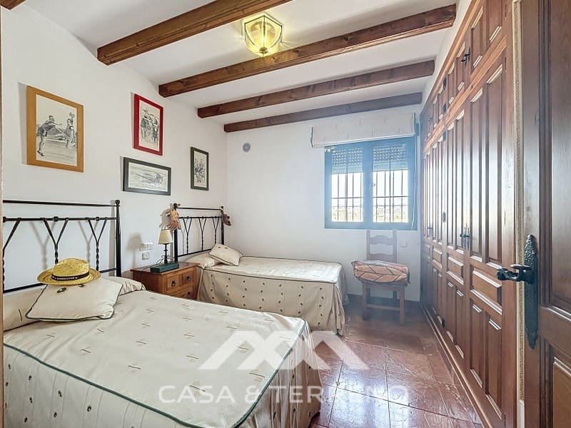 6 slaapkamer Villa te koop in Vinuela met zwembad garage - € 835.000 (Ref: 9166092)