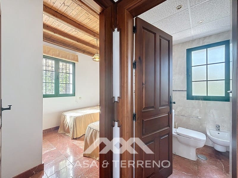 6 slaapkamer Villa te koop in Vinuela met zwembad garage - € 835.000 (Ref: 9166092)