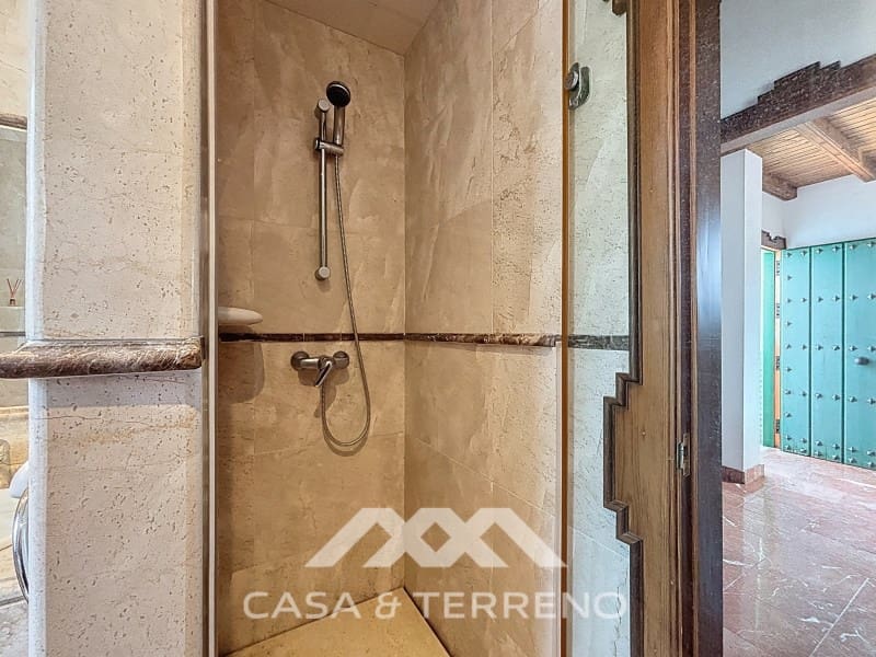 6 slaapkamer Villa te koop in Vinuela met zwembad garage - € 835.000 (Ref: 9166092)