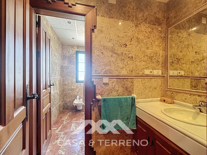 6 slaapkamer Villa te koop in Vinuela met zwembad garage - € 835.000 (Ref: 9166092)