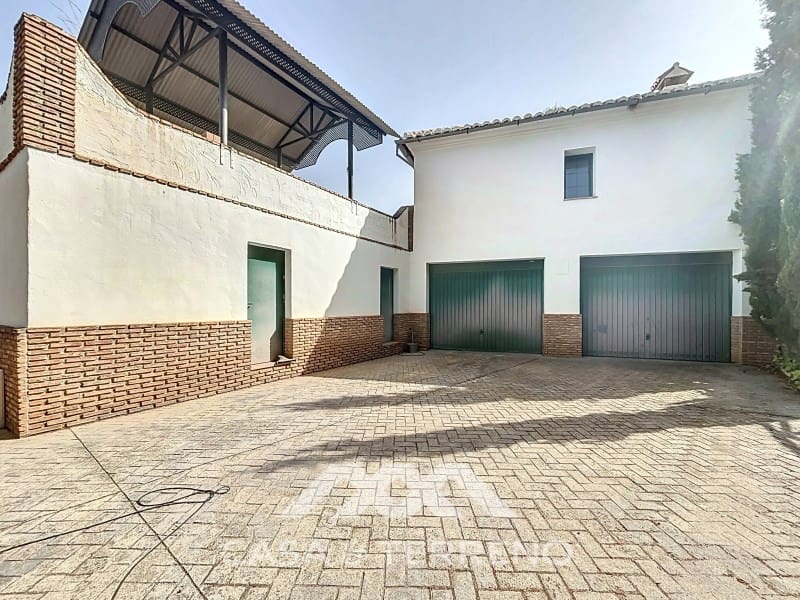 6 slaapkamer Villa te koop in Vinuela met zwembad garage - € 835.000 (Ref: 9166092)