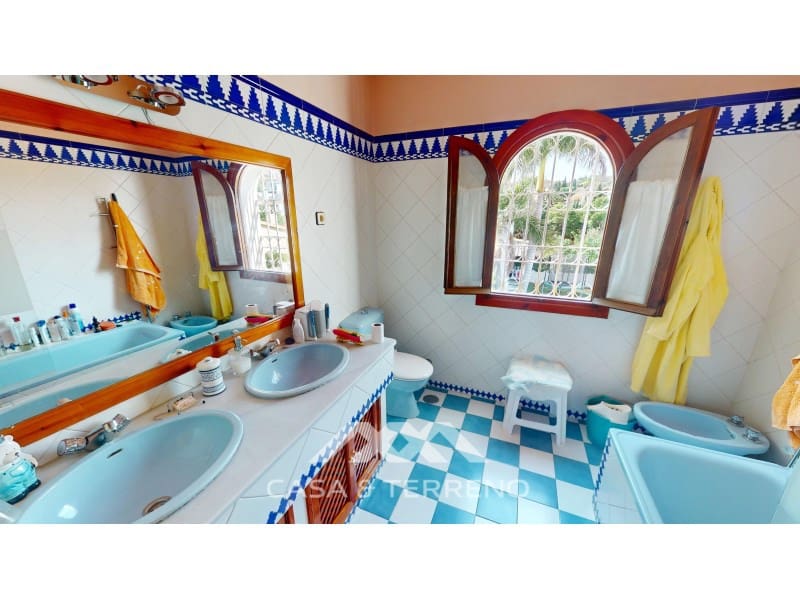 4 soverom Villa til salgs i Chilches med svømmebasseng garasje - € 725 000 (Ref: 9176796)