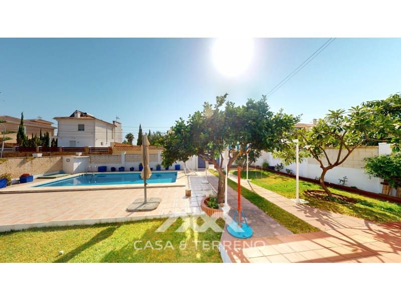 4 soverom Villa til salgs i Chilches med svømmebasseng garasje - € 725 000 (Ref: 9176796)