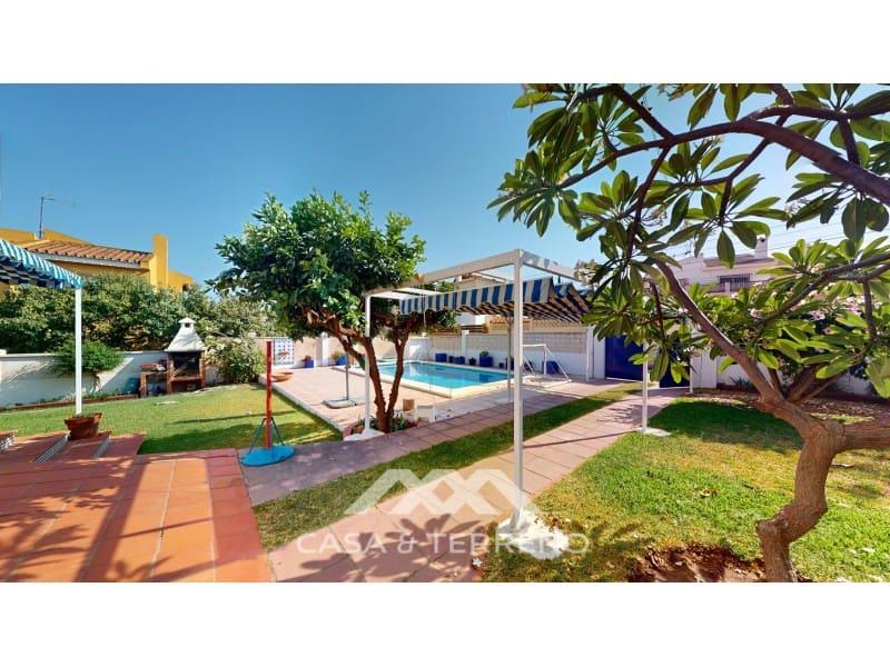 4 soverom Villa til salgs i Chilches med svømmebasseng garasje - € 725 000 (Ref: 9176796)