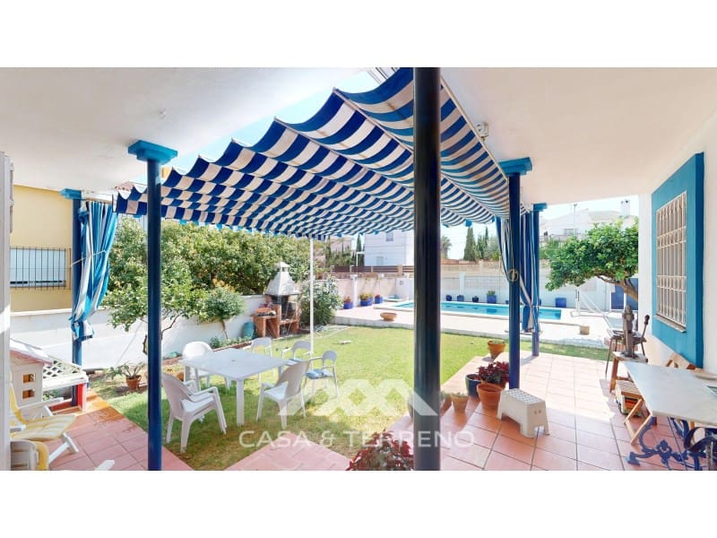 4 soverom Villa til salgs i Chilches med svømmebasseng garasje - € 725 000 (Ref: 9176796)