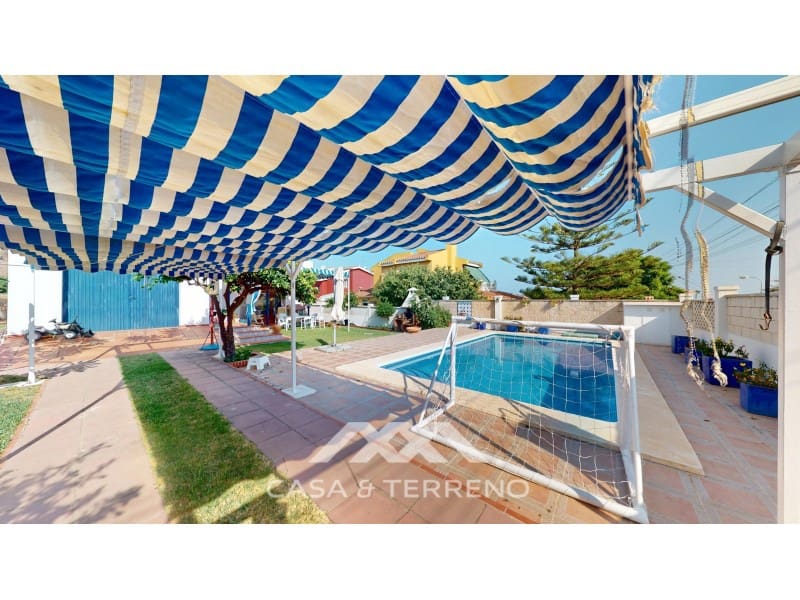 4 soverom Villa til salgs i Chilches med svømmebasseng garasje - € 725 000 (Ref: 9176796)