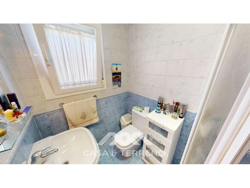 3 soveværelse Semi-Rækkehus til salg i Torre del Mar med swimmingpool - € 630.000 (Ref: 9198555)