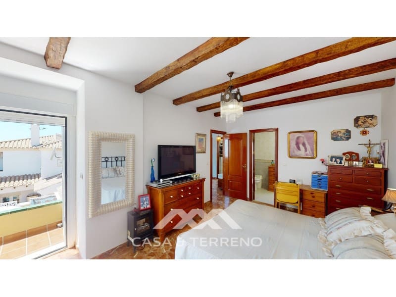 3 soveværelse Semi-Rækkehus til salg i Torre del Mar med swimmingpool - € 630.000 (Ref: 9198555)