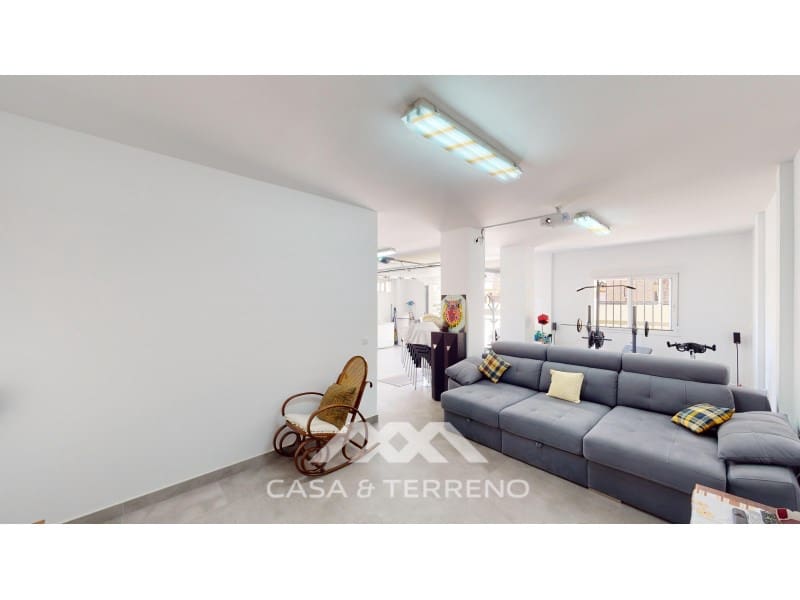 3 soveværelse Semi-Rækkehus til salg i Torre del Mar med swimmingpool - € 630.000 (Ref: 9198555)