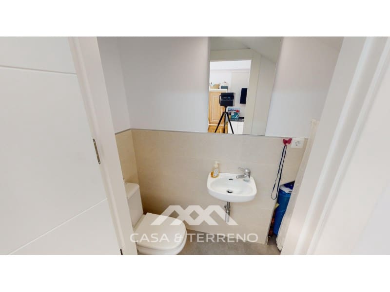 3 soveværelse Semi-Rækkehus til salg i Torre del Mar med swimmingpool - € 630.000 (Ref: 9198555)