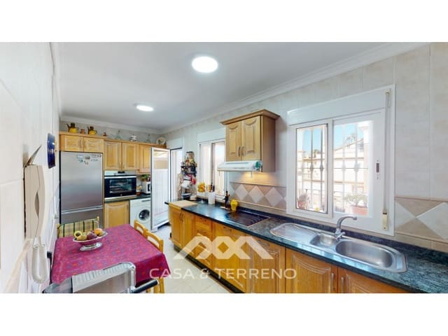 3 slaapkamer Halfvrijstaande villa te koop in Torre del Mar, Vélez-Málaga met zwembad - € 630.000 (Ref: 9198555)