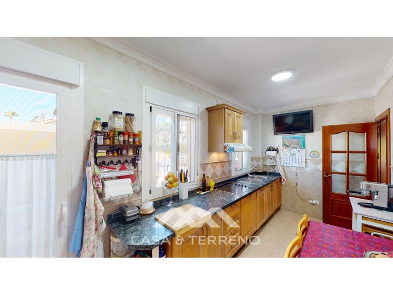 3 soveværelse Semi-Rækkehus til salg i Torre del Mar med swimmingpool - € 630.000 (Ref: 9198555)