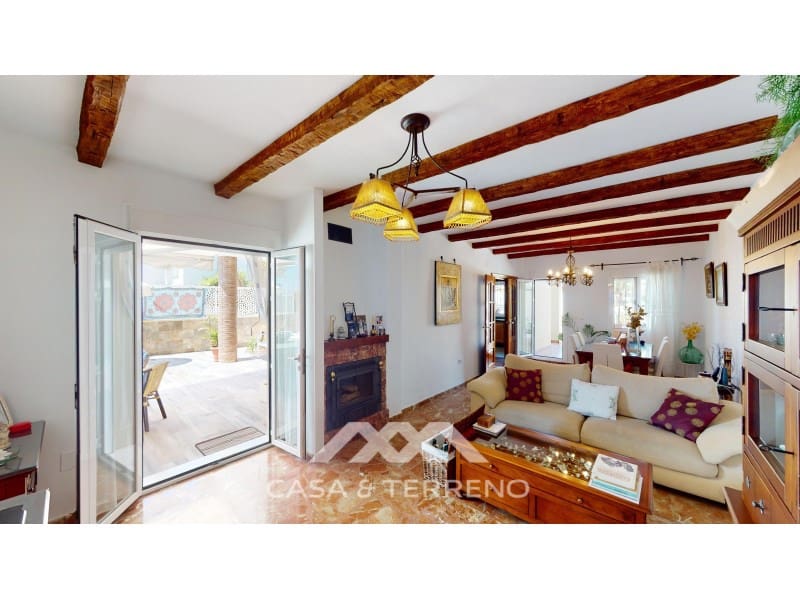 3 soveværelse Semi-Rækkehus til salg i Torre del Mar med swimmingpool - € 630.000 (Ref: 9198555)