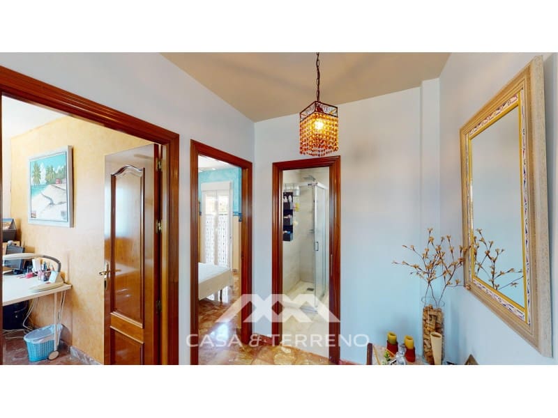 3 soveværelse Semi-Rækkehus til salg i Torre del Mar med swimmingpool - € 630.000 (Ref: 9198555)