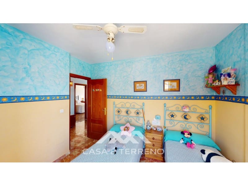 3 soveværelse Semi-Rækkehus til salg i Torre del Mar med swimmingpool - € 630.000 (Ref: 9198555)