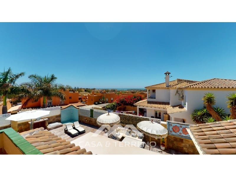 3 soveværelse Semi-Rækkehus til salg i Torre del Mar med swimmingpool - € 630.000 (Ref: 9198555)