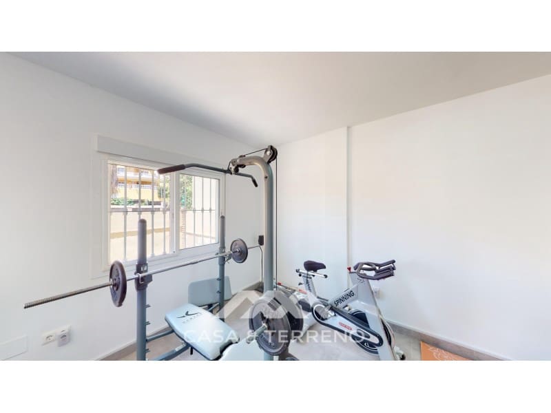 3 soveværelse Semi-Rækkehus til salg i Torre del Mar med swimmingpool - € 630.000 (Ref: 9198555)